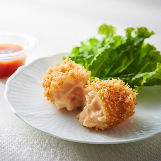 特製トマトソースで味わう 境港水揚げ紅ずわい蟹のクリームコロッケ