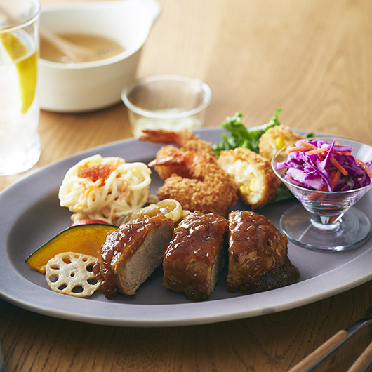 オニオンソースハンバーグと小海老フライのおかずセット