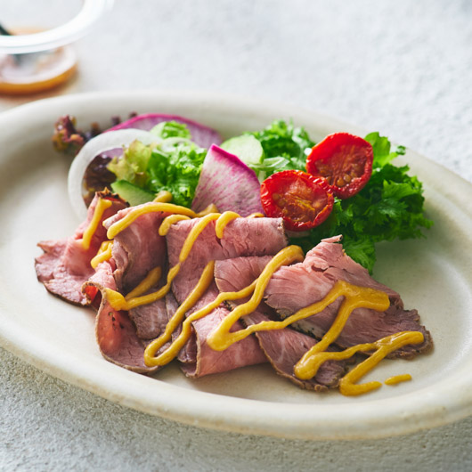 ローストビーフサラダ　雲丹クリームソース