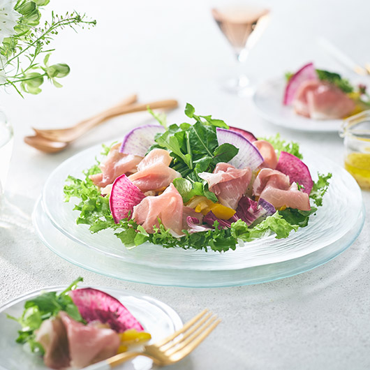 北海道産生ハムとルッコラの華やぎサラダ