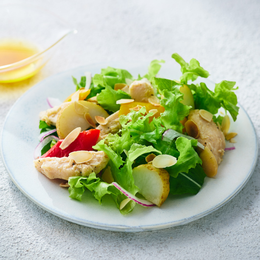 アーモンドチキンの香ばしサラダ