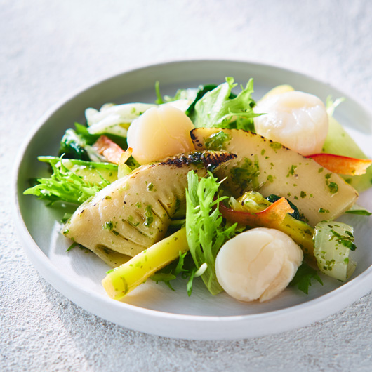 帆立と炙り筍のサラダ あおさ海苔バターソース