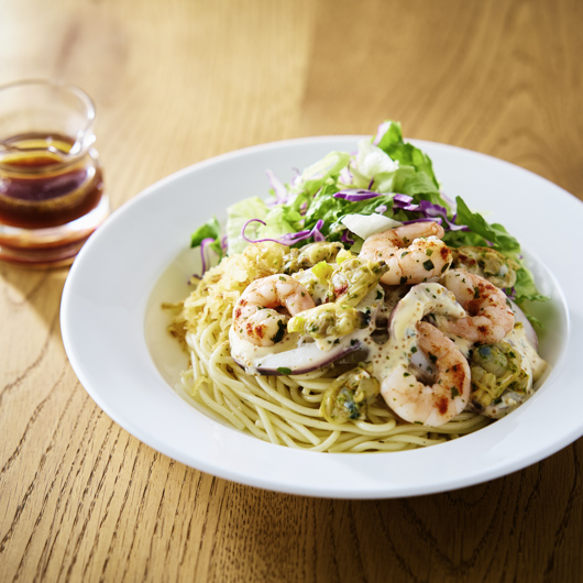 たっぷり海の幸のサラダパスタ