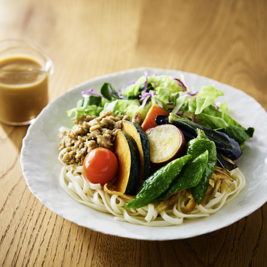 山椒香る 野菜の揚げびたし風サラダうどん