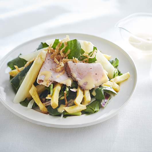 ホワイトアスパラガスと黒胡椒ハムのサラダ