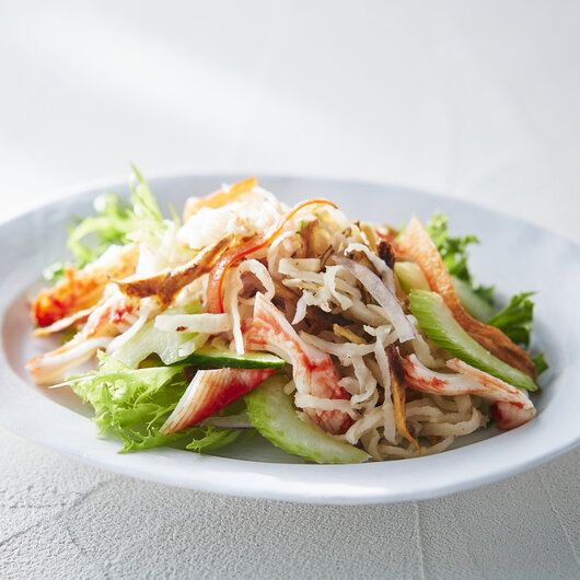 「The SURIMI(ザ・スリミ)」と切干大根のタイ風サラダ